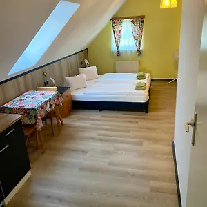- Alt - Strassgang 3*, Graz Ausztria