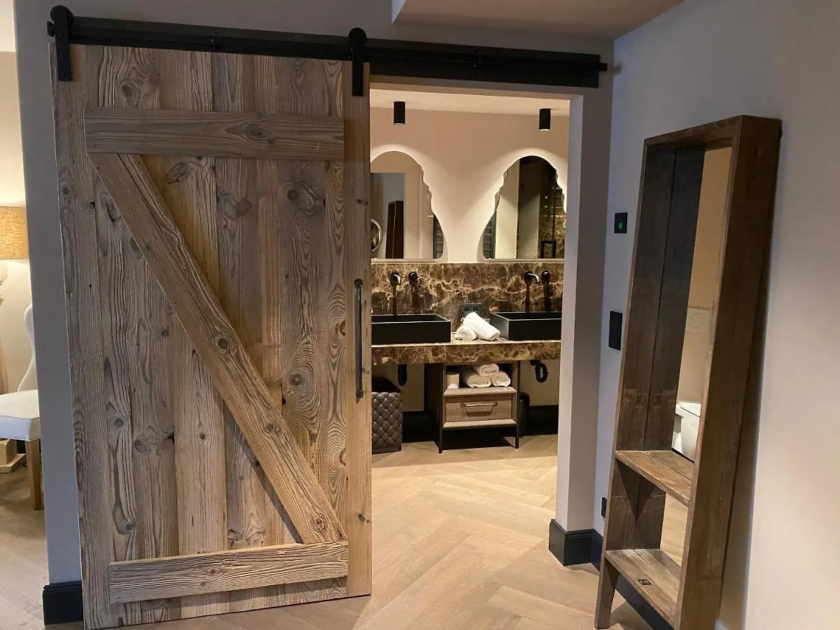 Boutiquehotel Weisses Roessl Innsbruck 2*,  Austria