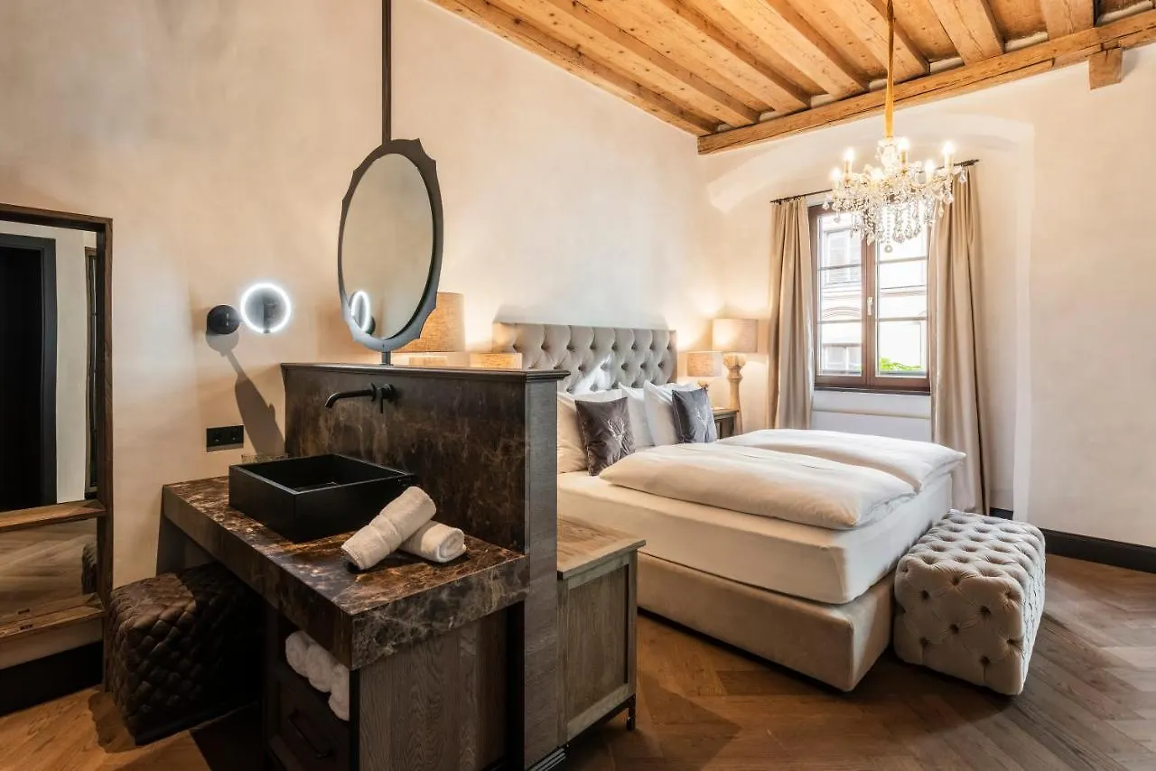 Boutiquehotel Weisses Roessl Innsbruck 2*,  Austria