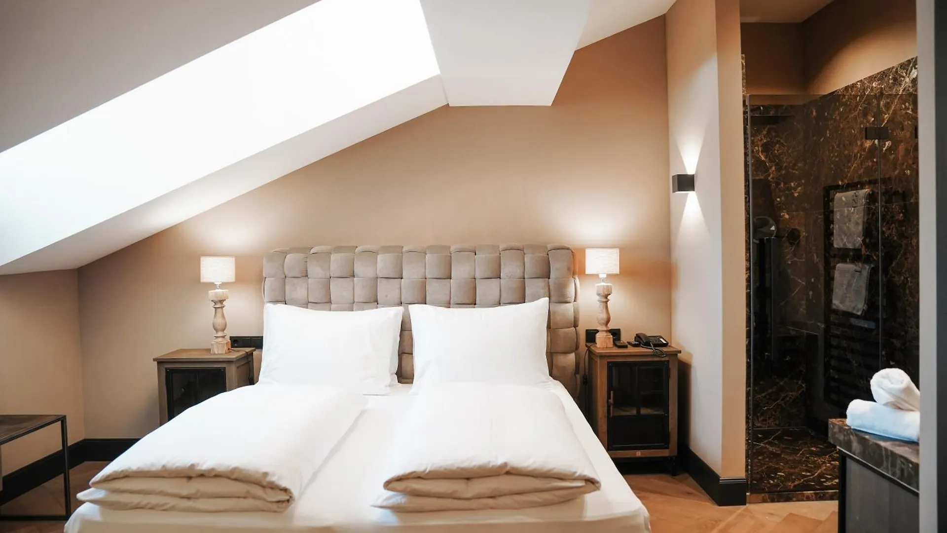 Boutiquehotel Weisses Roessl Innsbruck 2*,  Austria
